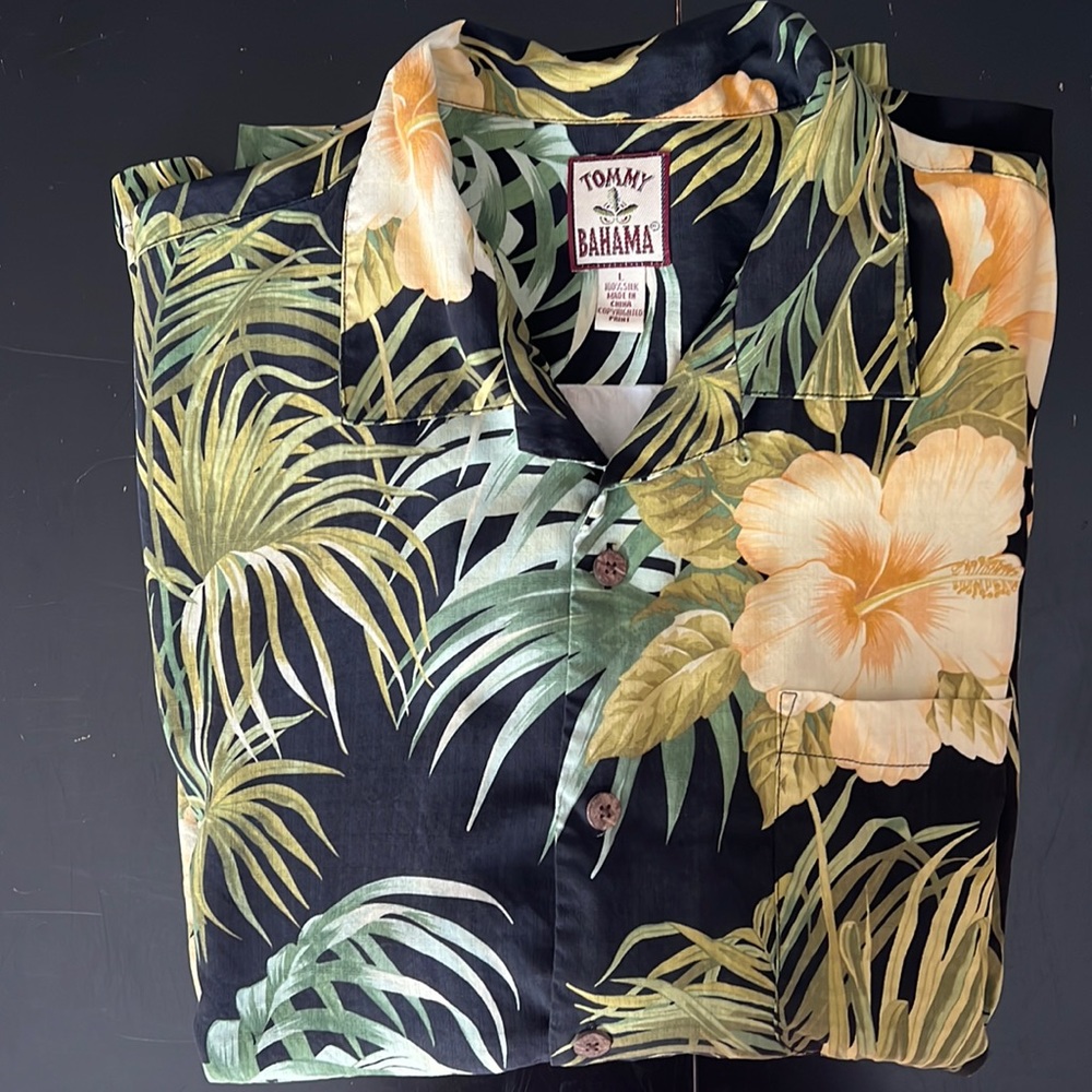 Ben Tommy Bahama shirt size large.